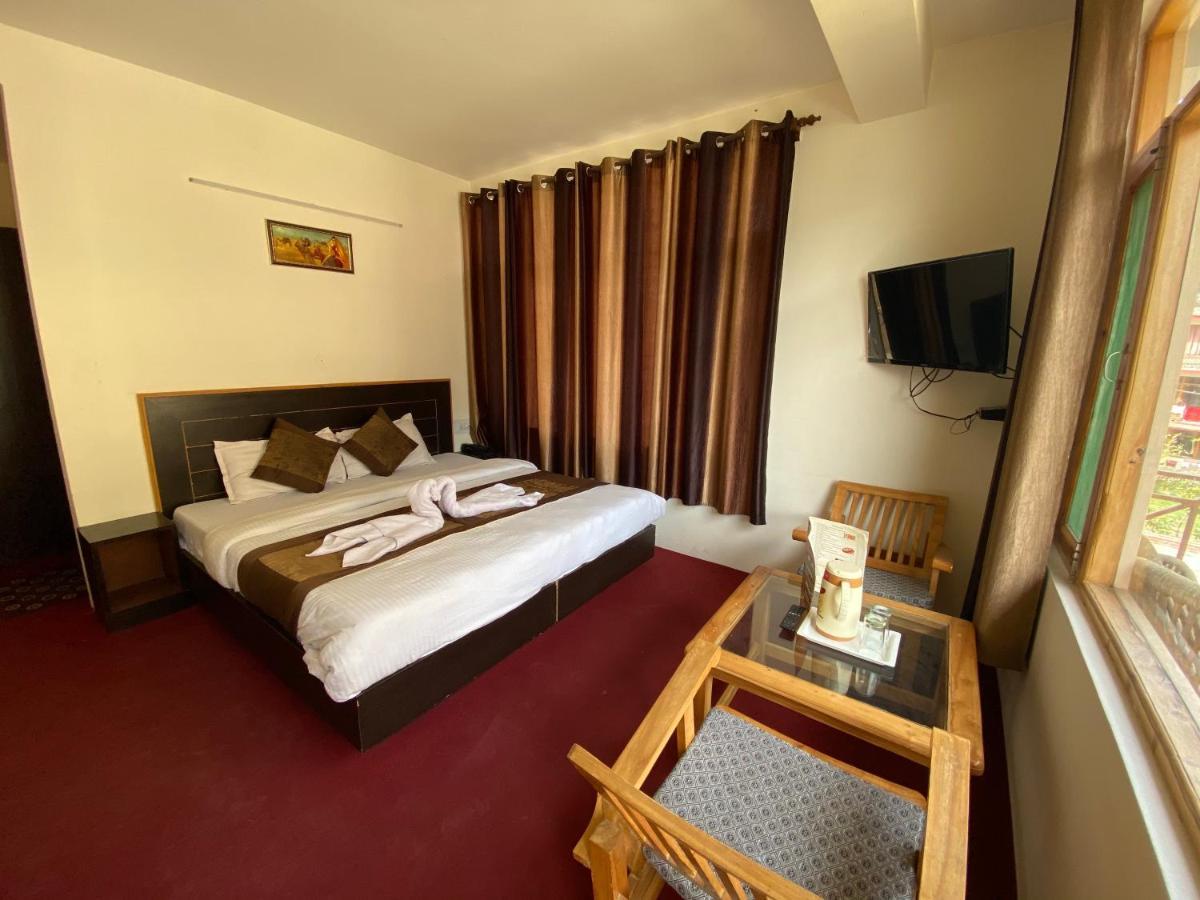 The Destination Manali Hotel Exterior photo