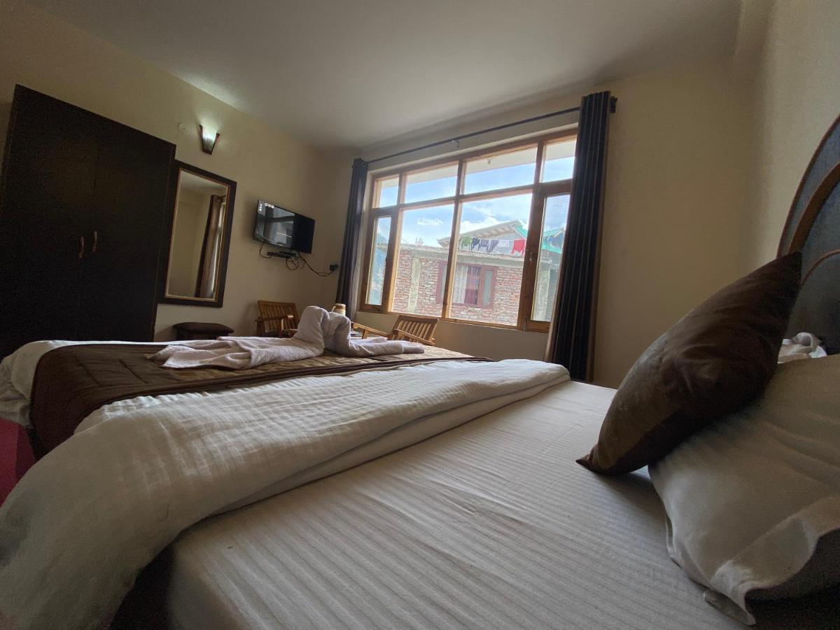 The Destination Manali Hotel Exterior photo